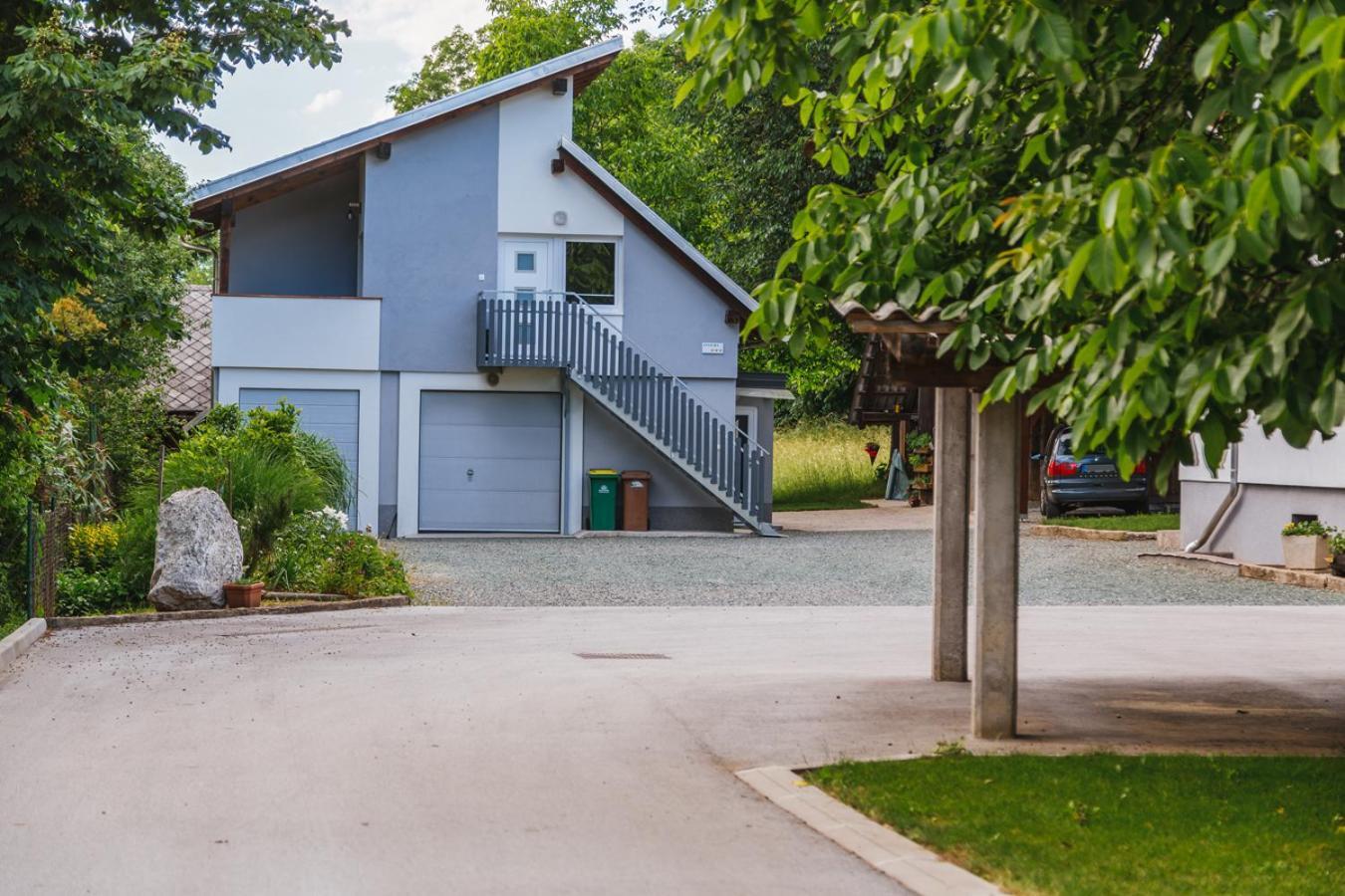 Blue Door - Studio Leilighet Lesce  Eksteriør bilde